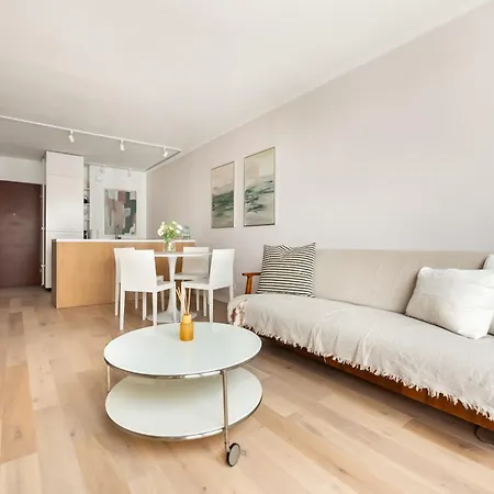 Apartment Metro Swietokrzyska Chic Warsaw