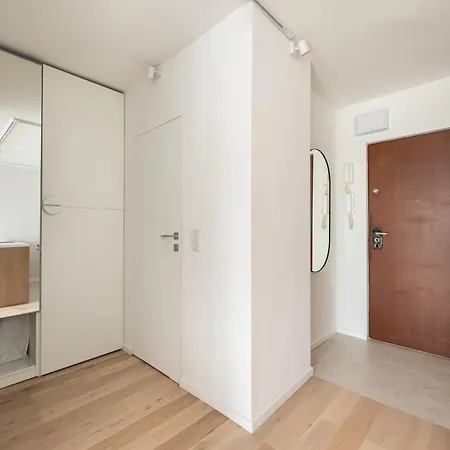 Metro Swietokrzyska Chic Apartment Warsaw