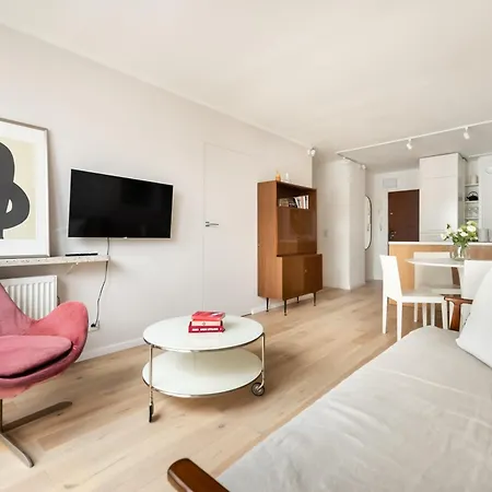 Metro Swietokrzyska Chic Apartment Warsaw